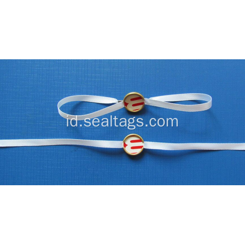 String tag nama multiline putih